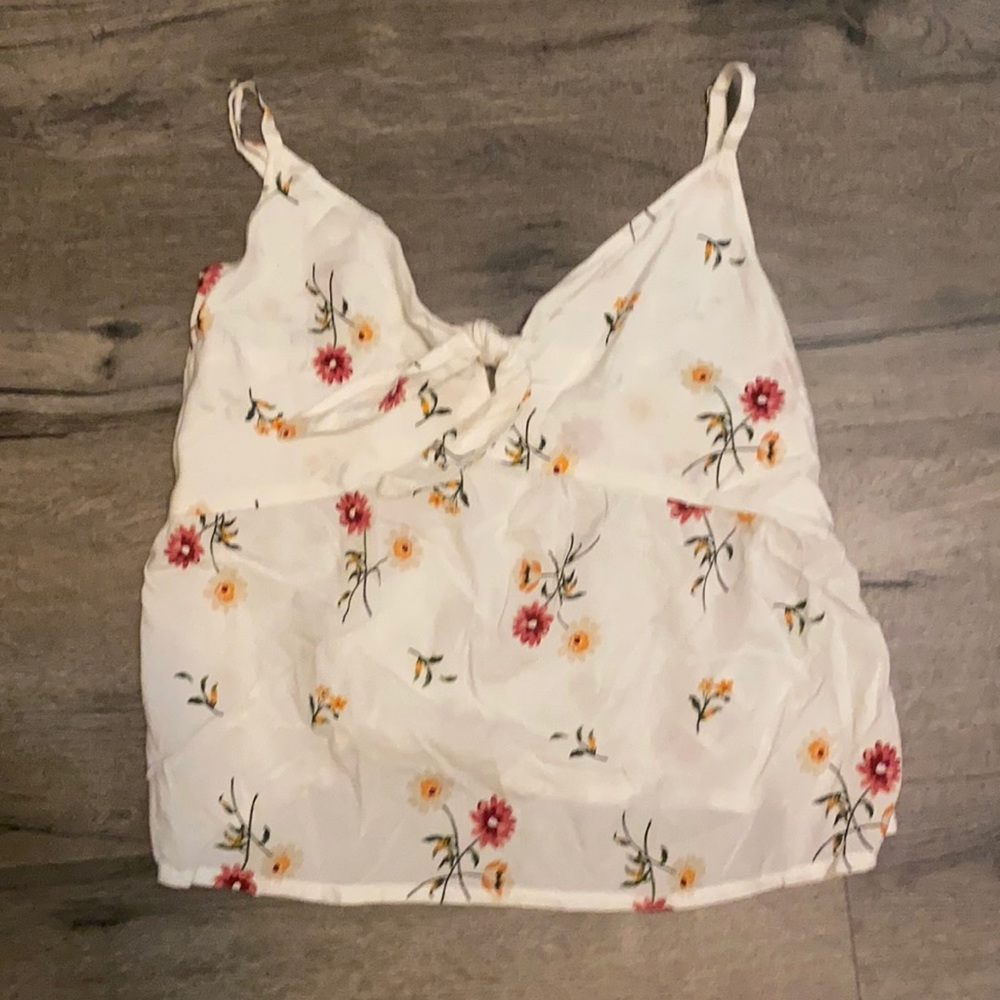 Cute tie front cropped tank top with floral patterns